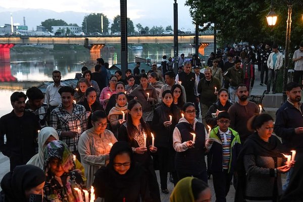 India Revokes Visas, Orders Pakistani Nationals to Leave Amid Escalating Diplomatic Tensions